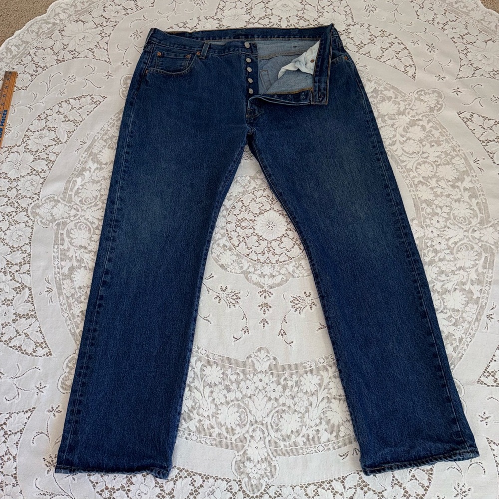 Levi's 501 Original Fit Button‎ Fly Men's Jeans in Dark Blue 40x32